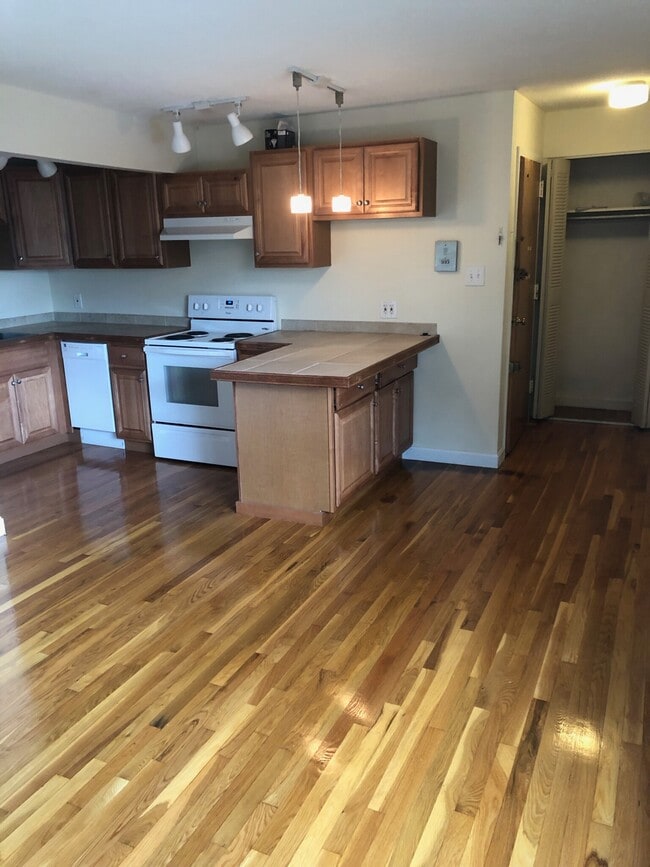 83 Trowbridge St Unit 72, Cambridge, MA 02138