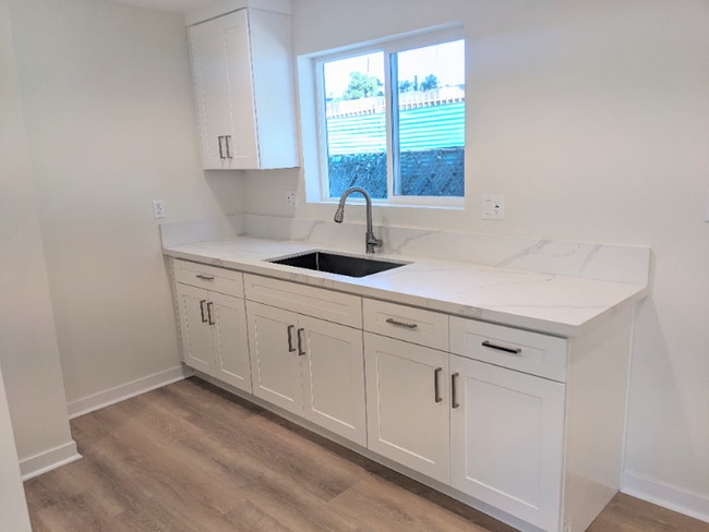 2102 Thurman Ave unit 2102 1-2, Los Angeles, CA 90016 - photo 2