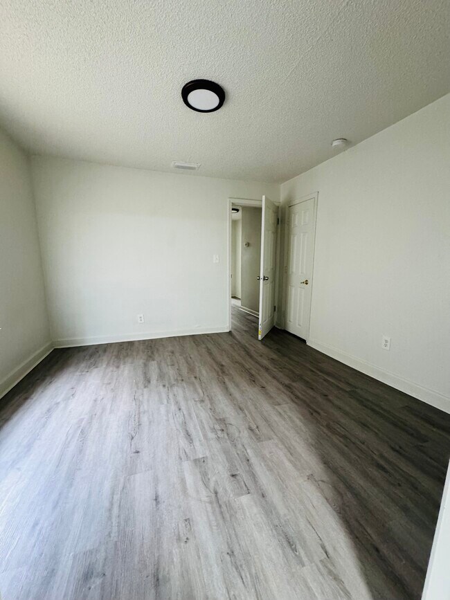 7635 Pickett St, Jacksonville, FL 32208 - photo 7