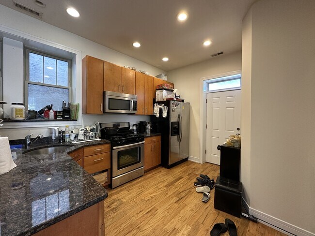 2835 N Damen Ave unit G05C, Chicago, IL 60618 - photo 4