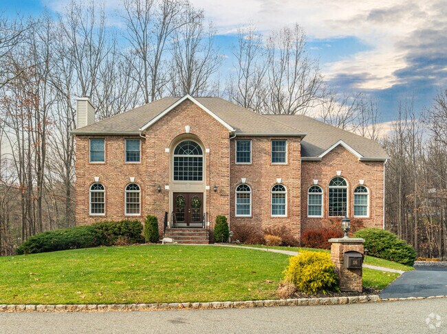 Large colonial homes can also be found in Ringwood.