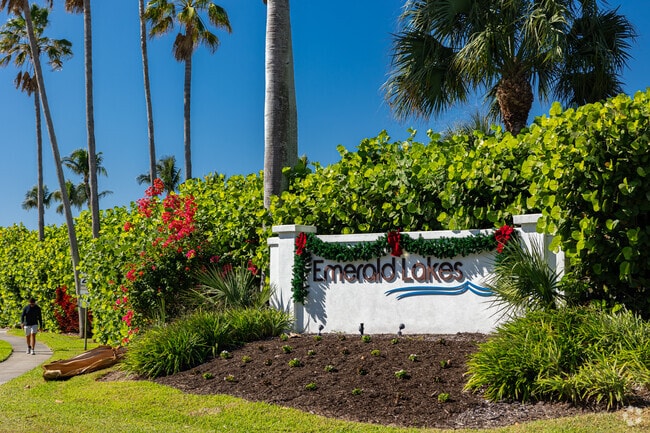 Emerald Lakes offers residential and condominium housing, and club amenities.