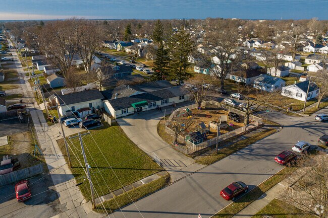 Fort Wayne's Pine Hill Country Day School teaches PK, K-2.