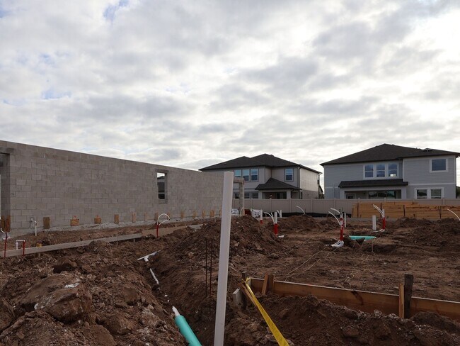 3136 Fall Harvest Dr, Zephyrhills, FL 33540 - photo 4