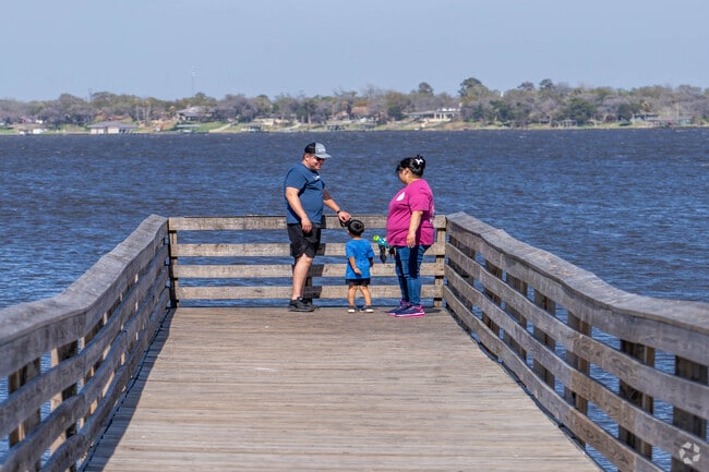 Located on the banks of Burnet Bay, a walking pier is available for residents of Lynchburg.