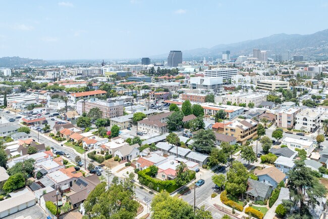 With its central location and quiet charm, Mariposa is a hidden gem in the heart of Glendale.