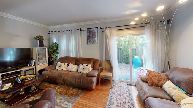 4536 Garbo Ct, Annandale, VA 22003 - photo 2