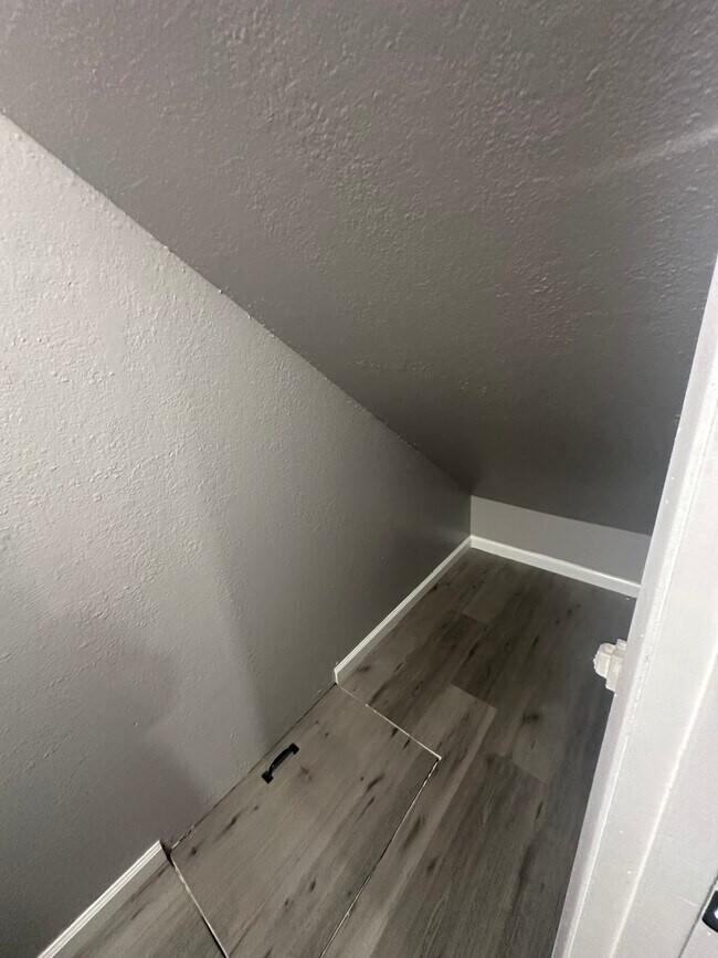 1410 Juneau St unit 4, Anchorage, AK 99501 - photo 6