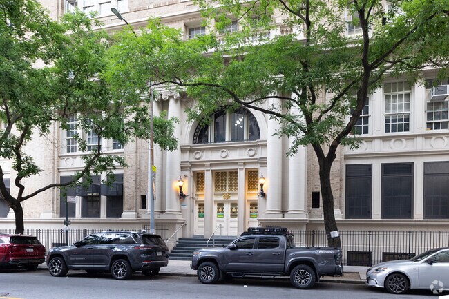 Gramercy Arts High School, Gramercy Park: nurturing the artists of tomorrow.