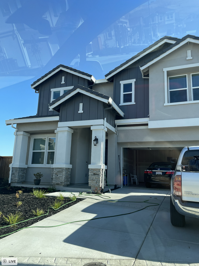 Brand New Home by Travis AFB & close to Napa