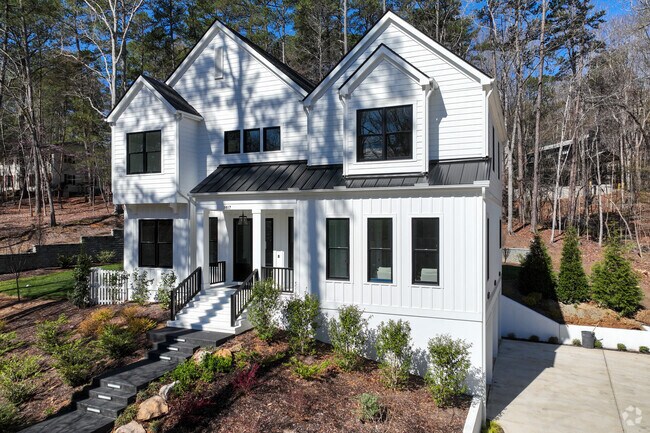 There are new construction homes built on large lots within the Coker Hills neighborhood.