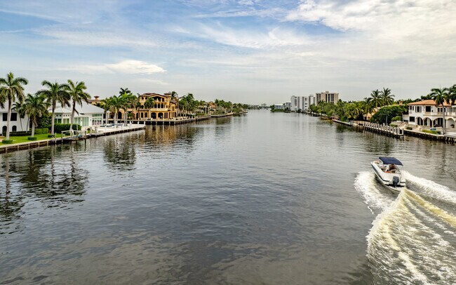 Boating fun on the Intracoastal Waterway in Highland Beach, FL.