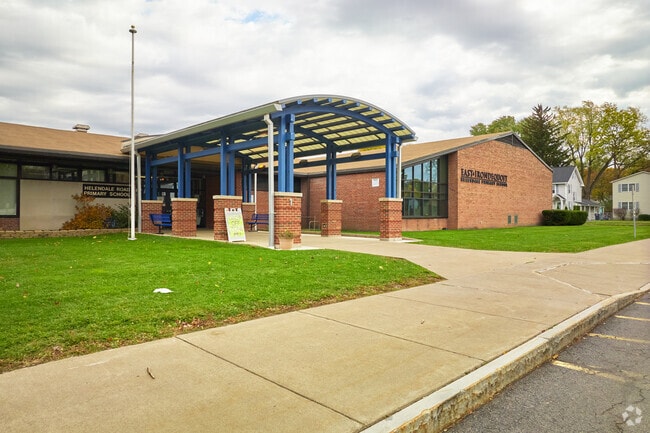Main entrance to Helendale Road Primary School.