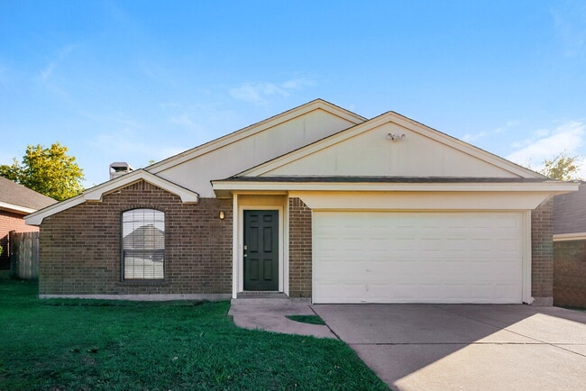 4648 Prewett Rd, Fort Worth, TX 76137 - photo 3