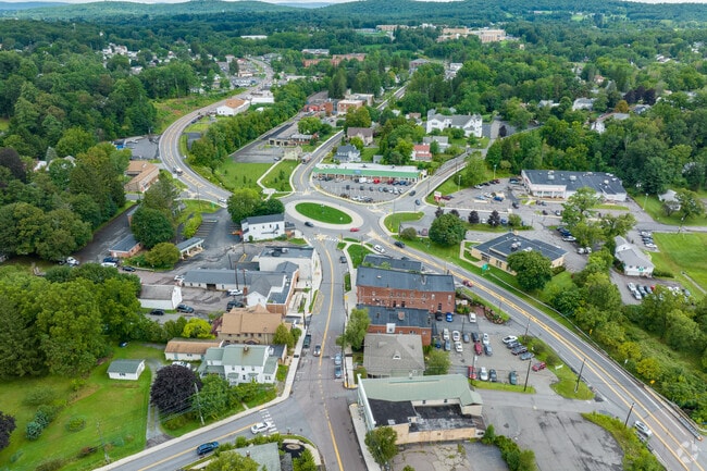 Downtown Dallas has an array of roadways connecting to a traffic circle for ease of travel.
