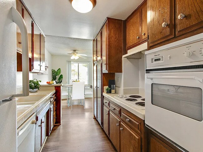 The Kelton Arms, Los Angeles, CA 90024 - photo 5