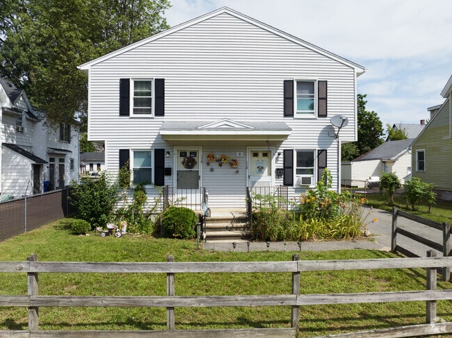 Most of the homes in Old Hill are multi-family units in Springfield, MA.