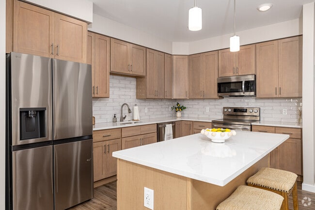 2BR, 2BA - Kitchen
