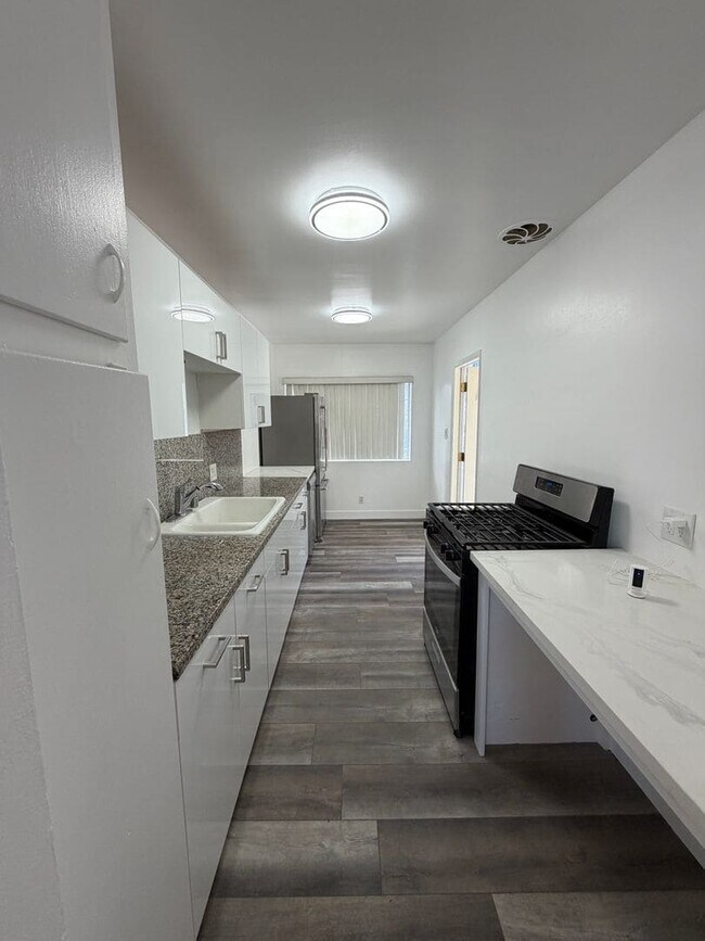 2004 19th St, Santa Monica, CA 90404 - photo 6