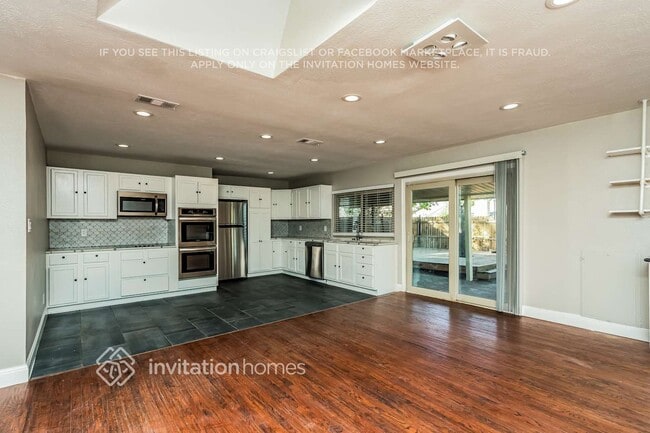 5001 Thompson Dr, the Colony, TX 75056 - photo 4