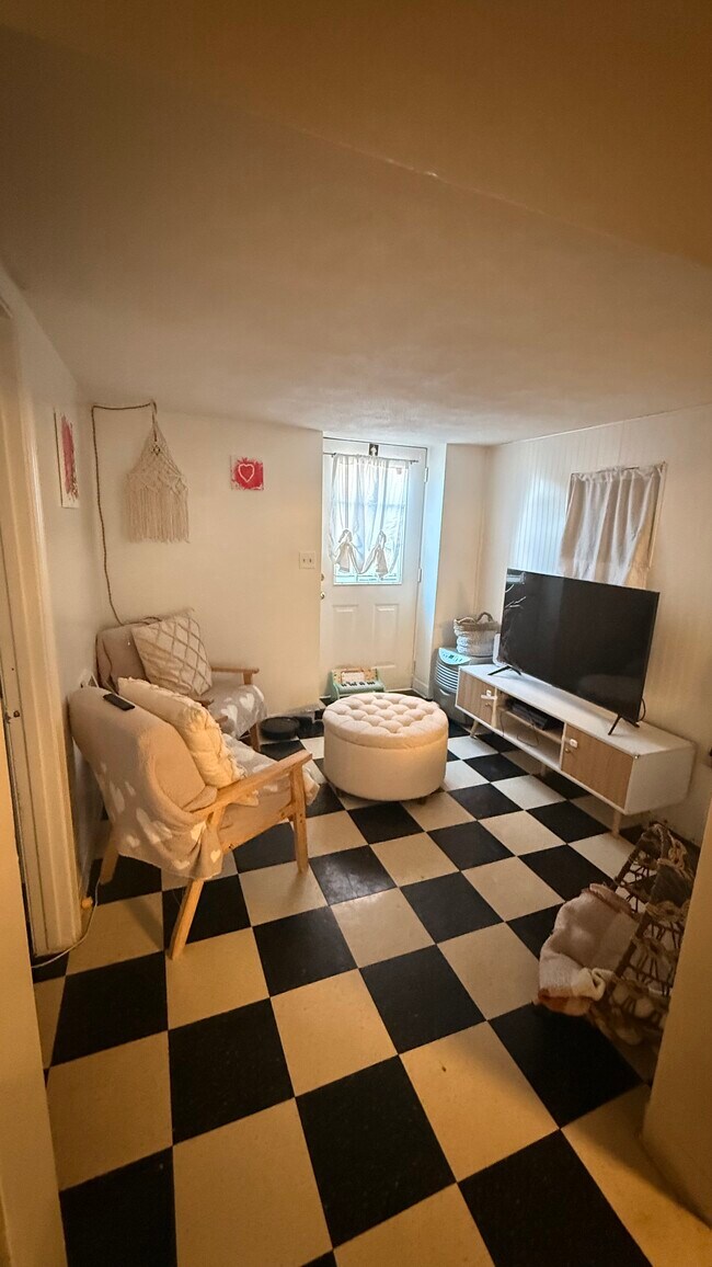 35 Ford St, Revere, MA 02151 - photo 3