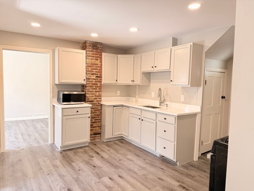 Pet-friendly Apartments for Rent in Hartford, VT!, White River Junction, VT 05001 - photo 1