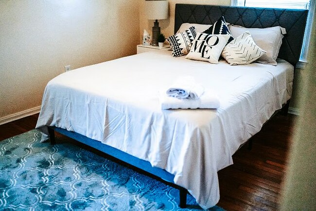 1469 Sherbrook Rd, Cleveland, OH 44121 - photo 5