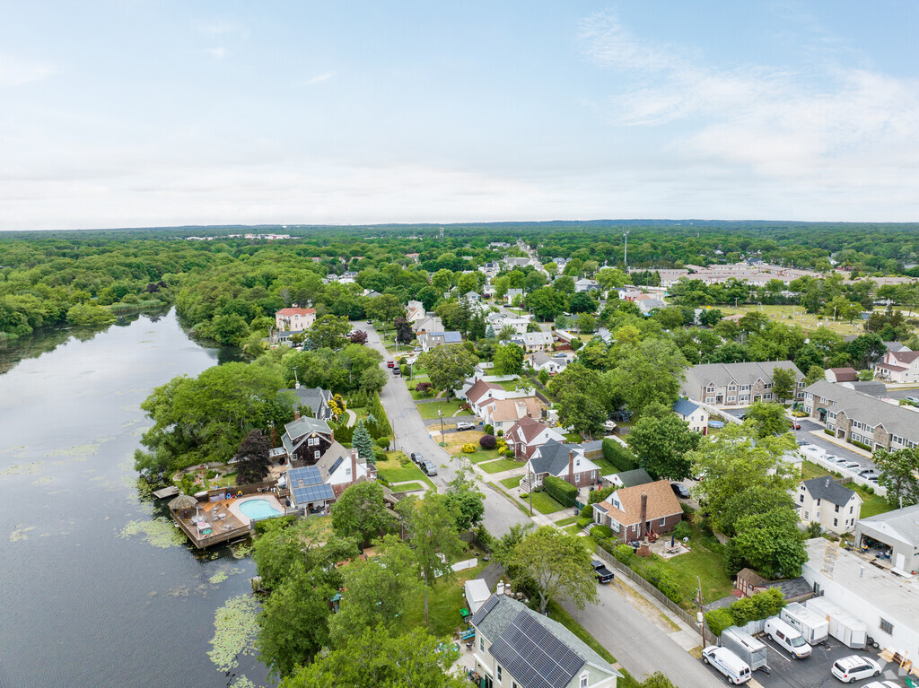 60 Bay Ave, Patchogue, NY 11772 MLS ONE3556708