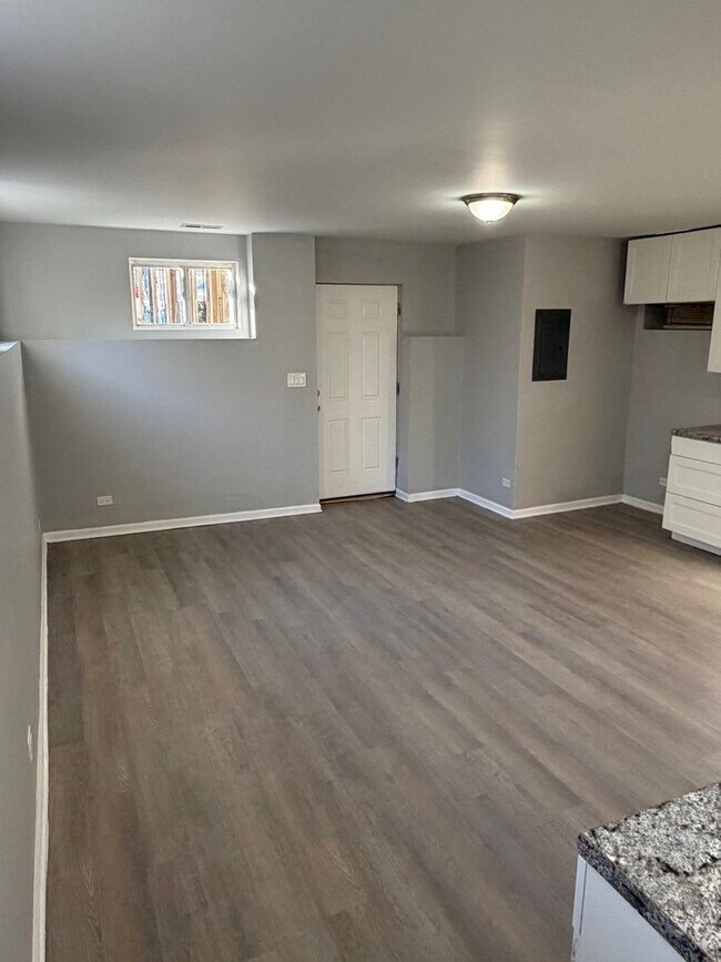 7808 S Greenwood Ave, Chicago, IL 60619 - photo 3