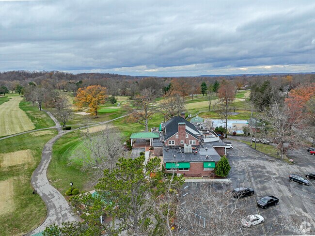 The Bellefonte County club in Winslow has swimming and golf for it's members to enjoy.