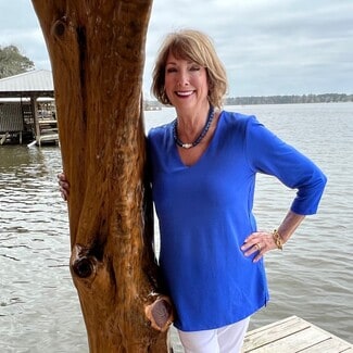 Lee Ann R Adams