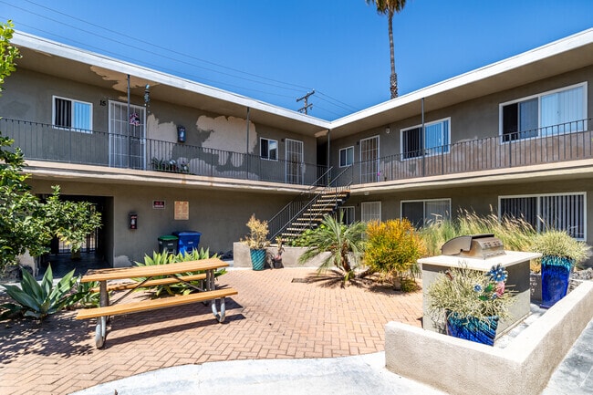 2159 Elm Ave., Long Beach, CA 90806 - photo 4