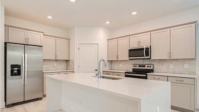 6510 SE Park Trace Dr unit 36207135, Stuart, FL 34997 - photo 7