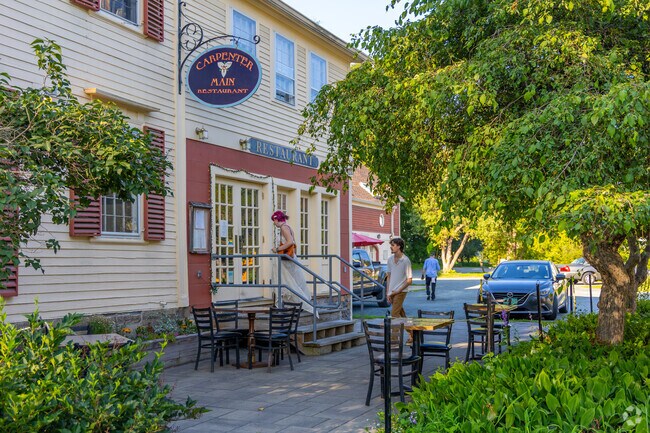 Carpenter & Main serves fine dining near Dartmouth College in Hanover.