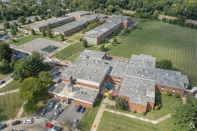 North Bend Elementary serves students from kindergarten through 5th grade.