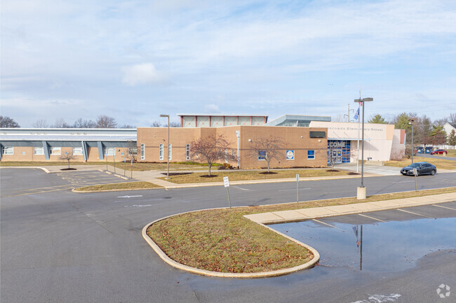 Crossroads Elementary School is part of the Wentzville R-IV school district.