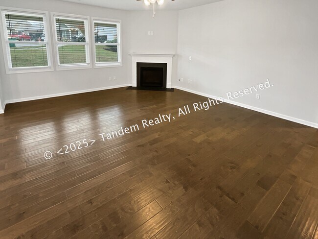 8020 Forest Hills Dr, Spring Hill, TN 37174 - photo 4