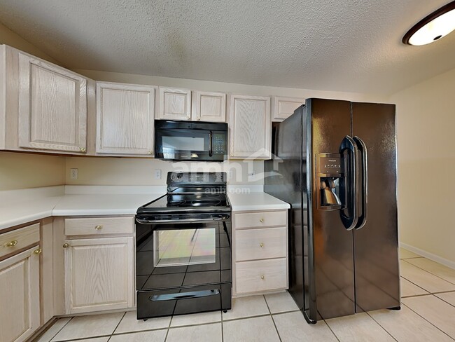 2911 Firethorn Dr, High Point, NC 27265 - photo 3