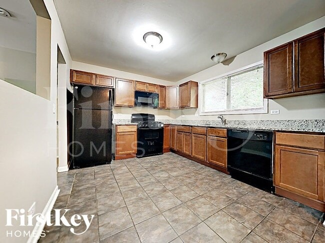 42 Deerpath Rd, Matteson, IL 60443 - photo 6