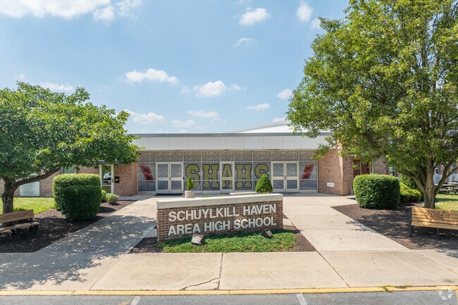 Schuylkill Haven Senior High School receives an overall C+ grade from niche.com.