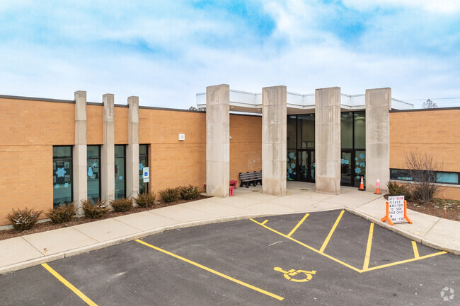 LEARN 9 is a charter school in Waukegan serving grades K-8.