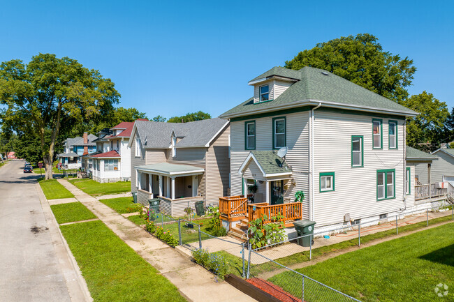 Cedar River homes showcase traditional American architecture styles.