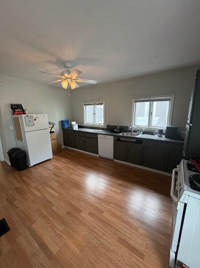 50 Bromfield Rd unit 1, Somerville, MA 02144 - photo 3