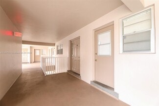 2471 SW 82nd Ave, Davie, FL 33324
