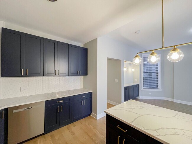 2922 W Logan Blvd unit 2E, Chicago, IL 60647 - photo 3