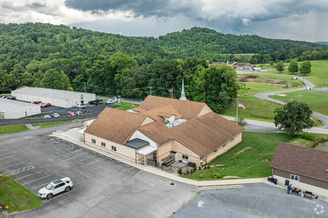 The student to teacher ratio at Morgantown Christian Academy is 18 to 1.