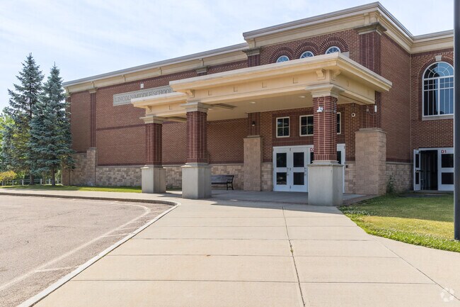 Alternate entrance at Lincoln Middle School.