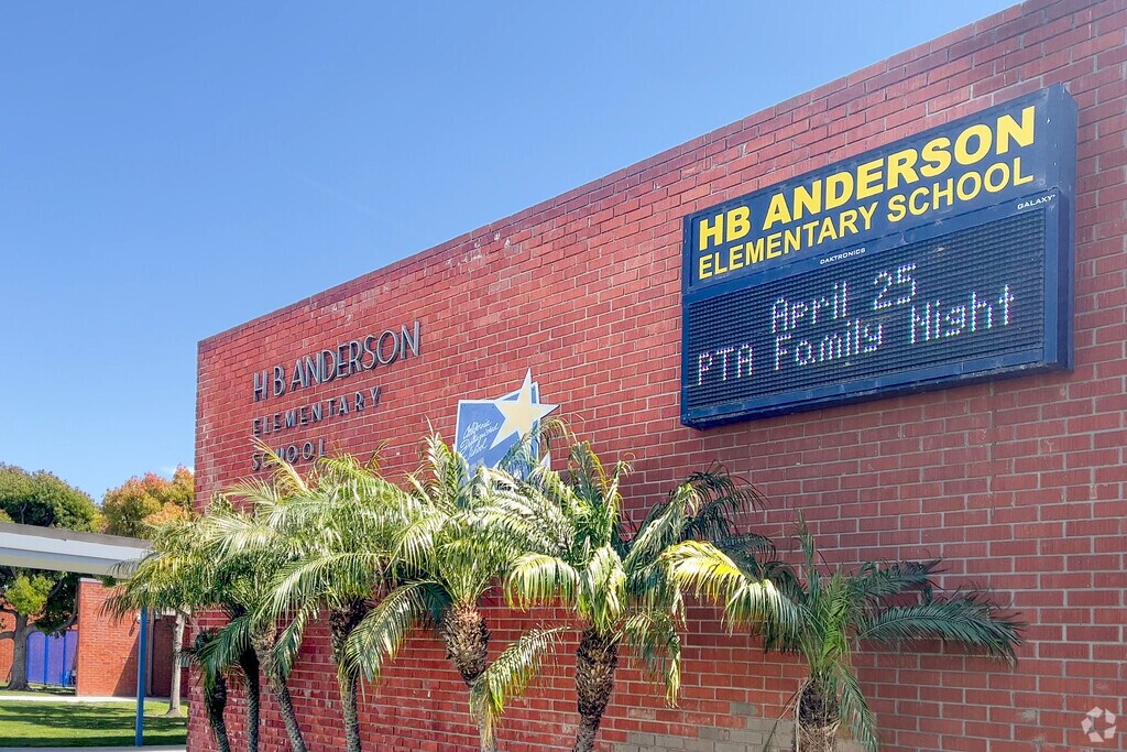 HB Anderson Elementary School can be found on Hewitt Place in the Garden Grove neighborhood.