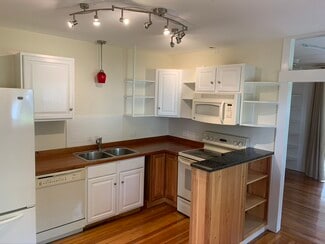 20 Baker Ave Unit 20 Baker Ave upstairs, Shelburne Falls, MA 01370