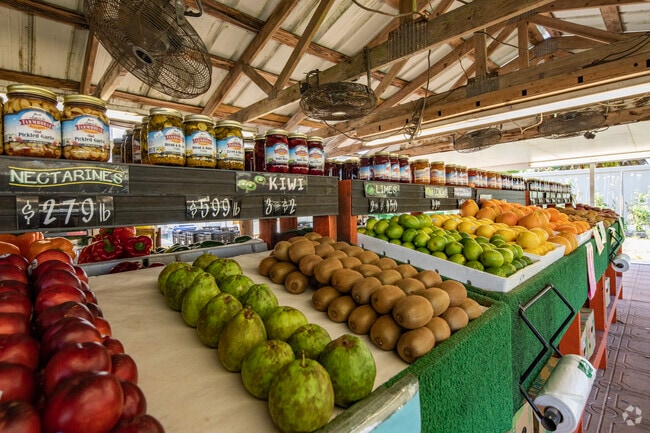 Bearss Groves is well known and loved by residents for its farm-fresh produce.